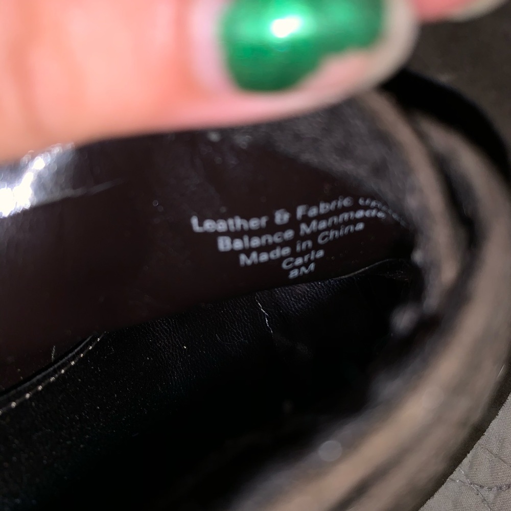 Heels - Picture 4 of 4